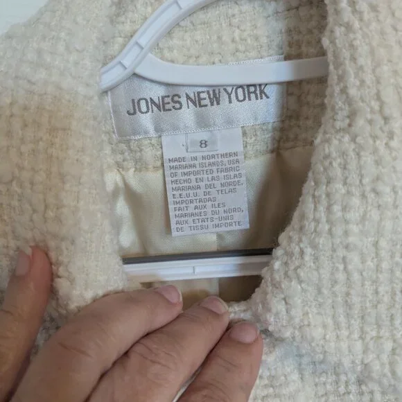 Cream Boucle Cropped Jacket | 8 | Jones New York | EUC | Rich Mom - Picture 2 of 9